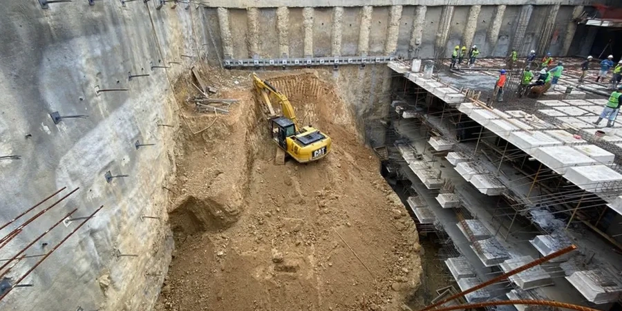 Diseño Geotécnico de Excavaciones Profundas en Chillán: Seguridad desde el Primer Metro
